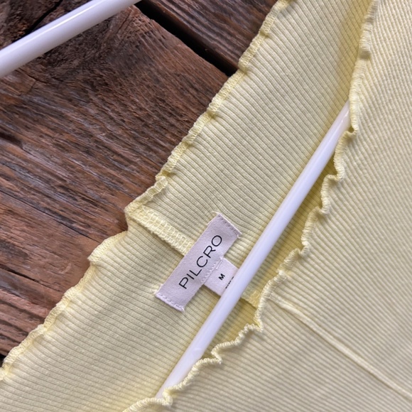 NWT PILCRO RUFFLE TRIM BABY TEE SHIRT TOP YELLOW MEDIUM M NEW - Picture 6 of 7